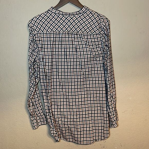 Land’s End Casual Buttondown - Picture 7 of 15